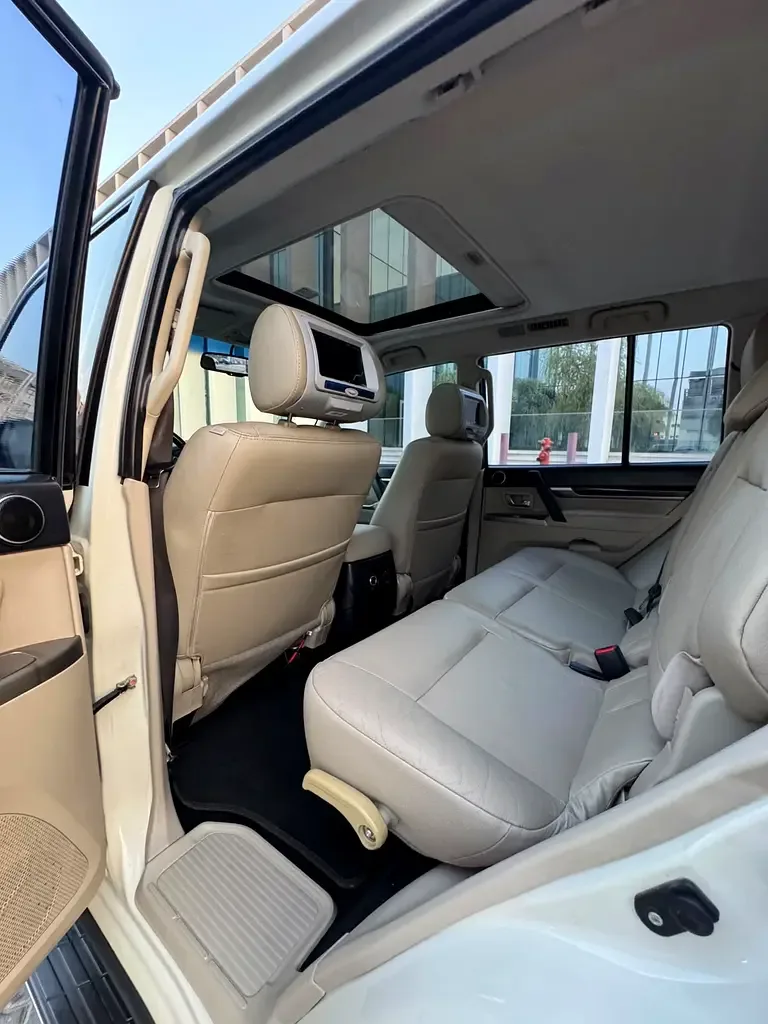 Mitsubishi Pajero 3.8 AT AWD (250 hp) - 13