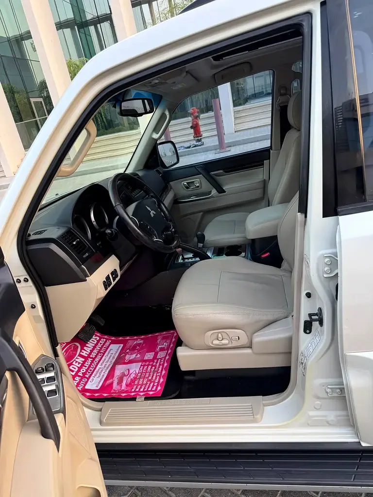 Mitsubishi Pajero 3.8 AT AWD (250 hp) - 12