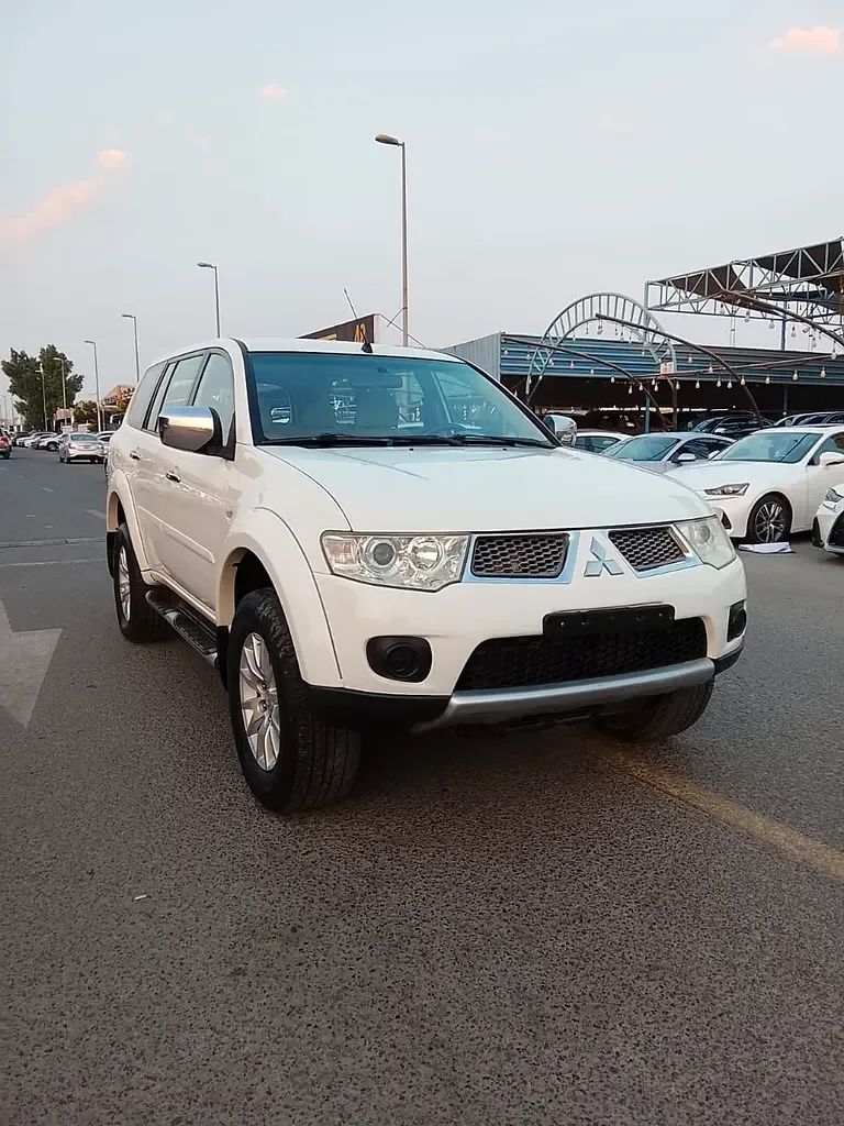 Mitsubishi Pajero Sport 3.5 AT (186 hp)