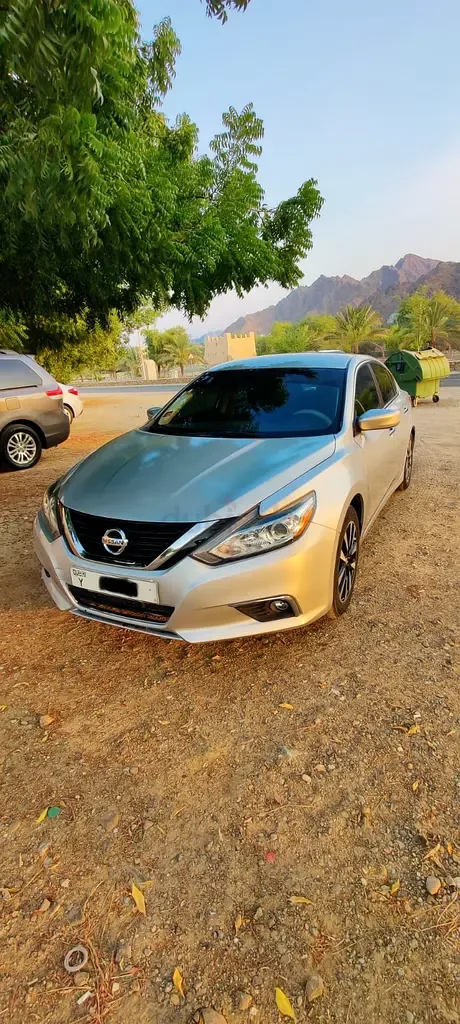 Nissan Altima 2.0 (248 hp), gasoline, variator (CVT), front drive