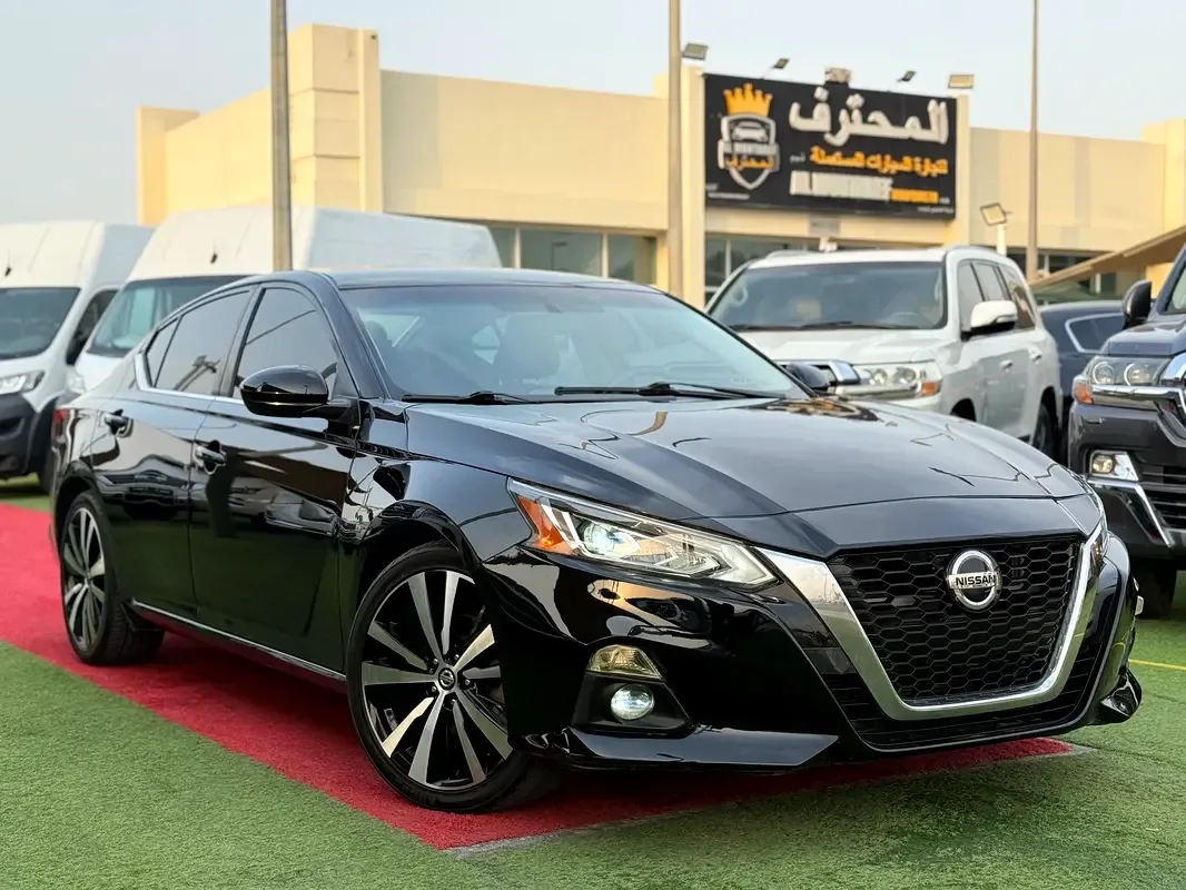 Nissan Altima 2.0 (248 hp), gasoline, variator (CVT), front drive