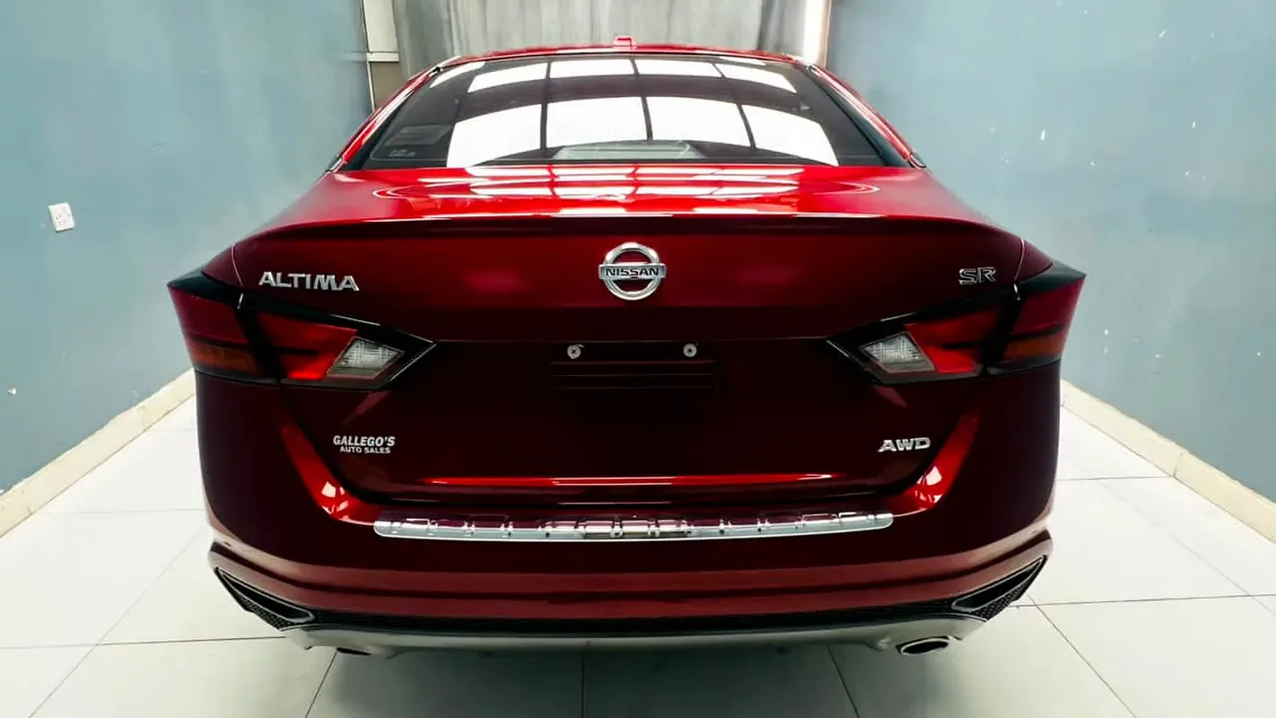 Nissan Altima 2.0 (248 hp), gasoline, variator (CVT), front drive - 4