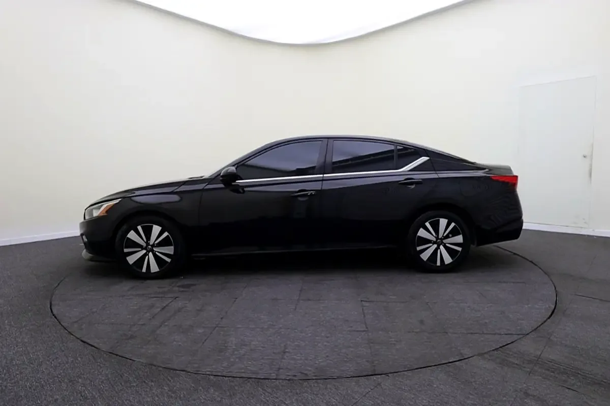Nissan Altima 2.0 (248 hp), gasoline, variator (CVT), front drive - 2