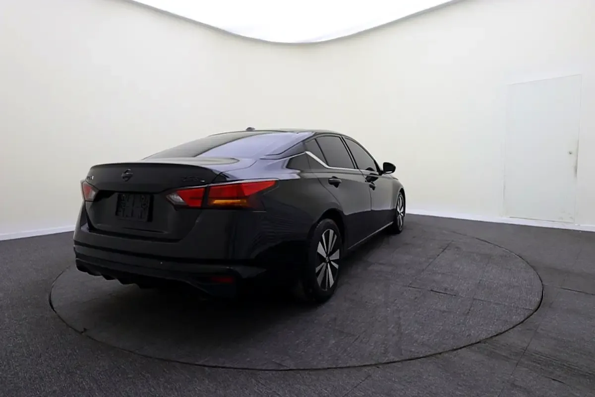Nissan Altima 2.0 (248 hp), gasoline, variator (CVT), front drive - 6
