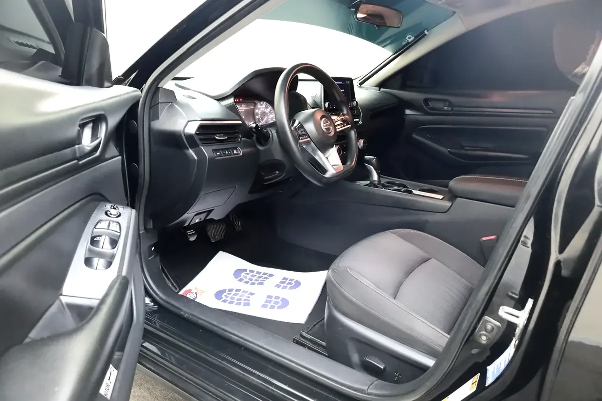 Nissan Altima 2.0 (248 hp), gasoline, variator (CVT), front drive - 7