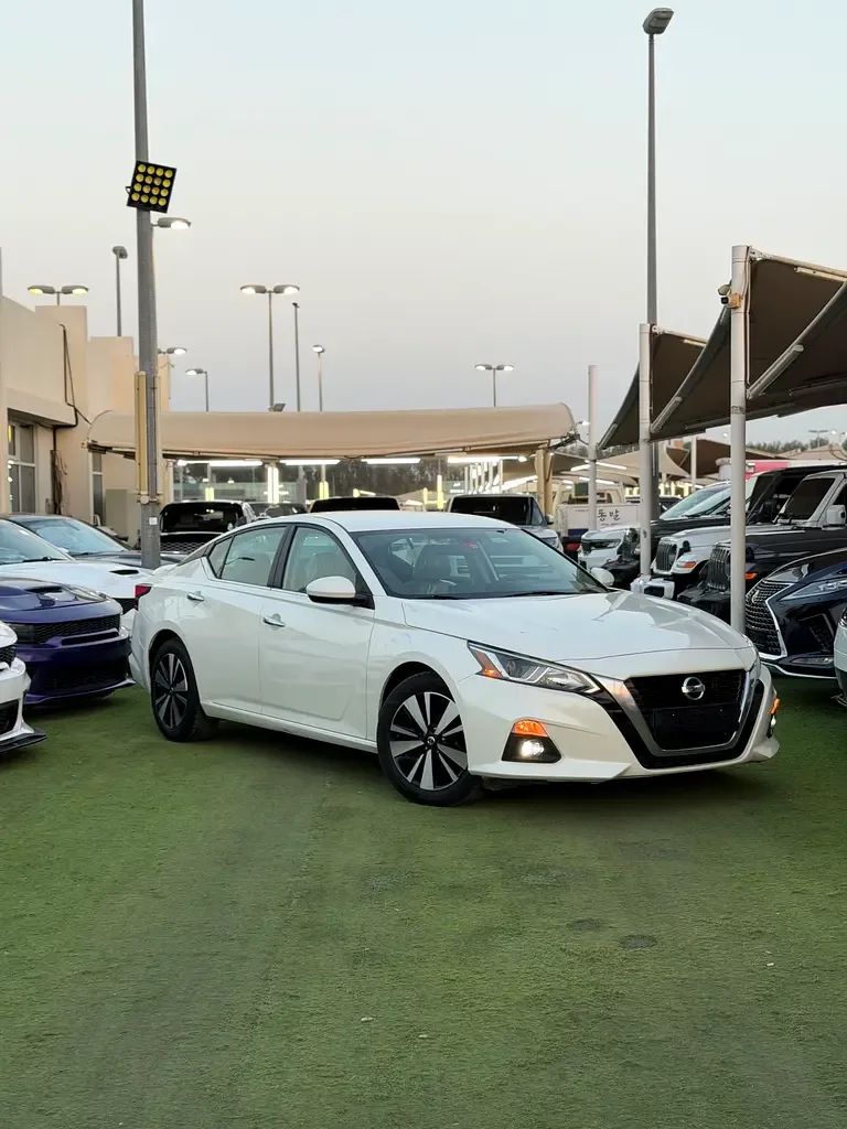 Nissan Altima 2.0 CVT (156 hp)