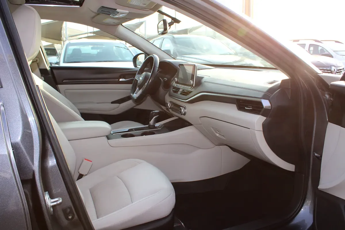Nissan Altima 2.0 CVT (156 hp) - 10