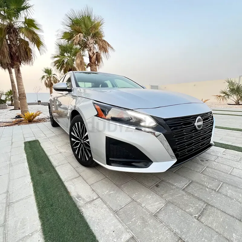 Nissan Altima 2.0 CVT (248 hp)