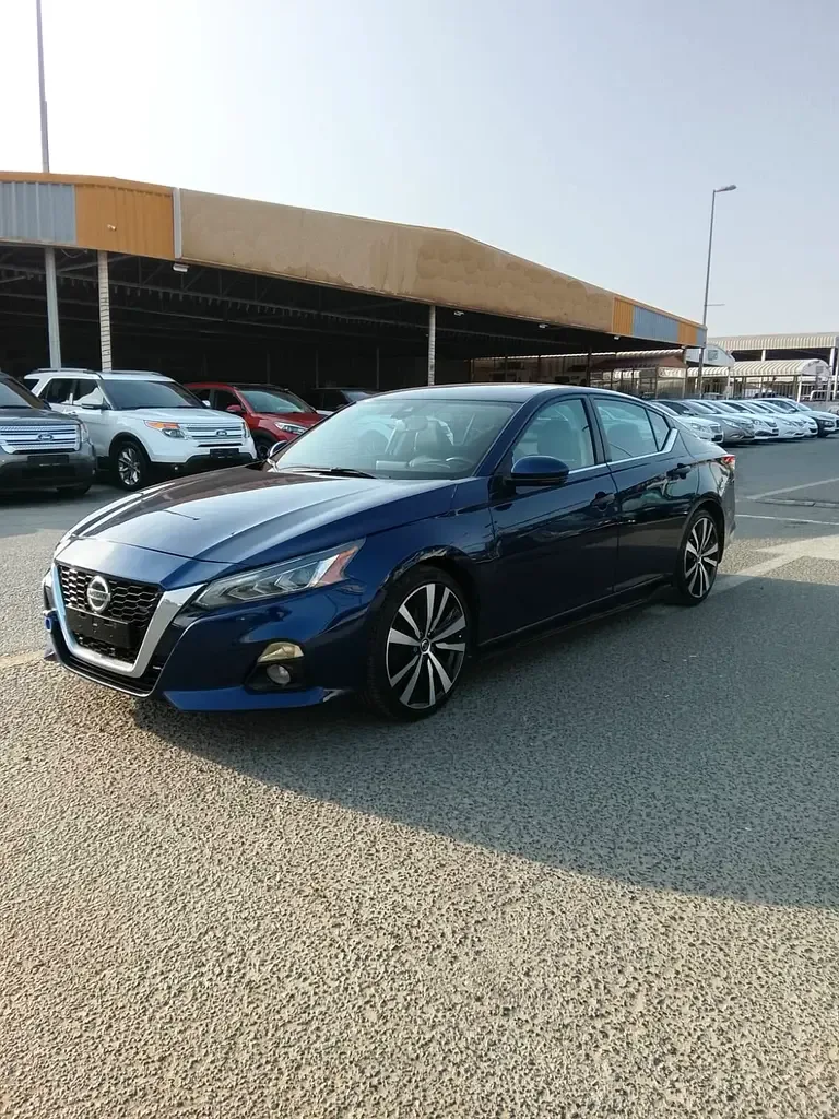 Nissan Altima 2.5 (188 حصان), بنزين, variator (CVT), front drive - 3