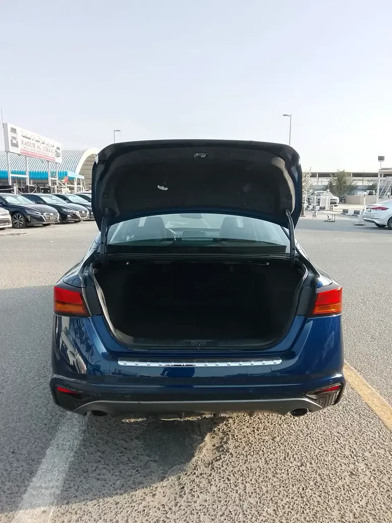 Nissan Altima 2.5 (188 حصان), بنزين, variator (CVT), front drive - 10