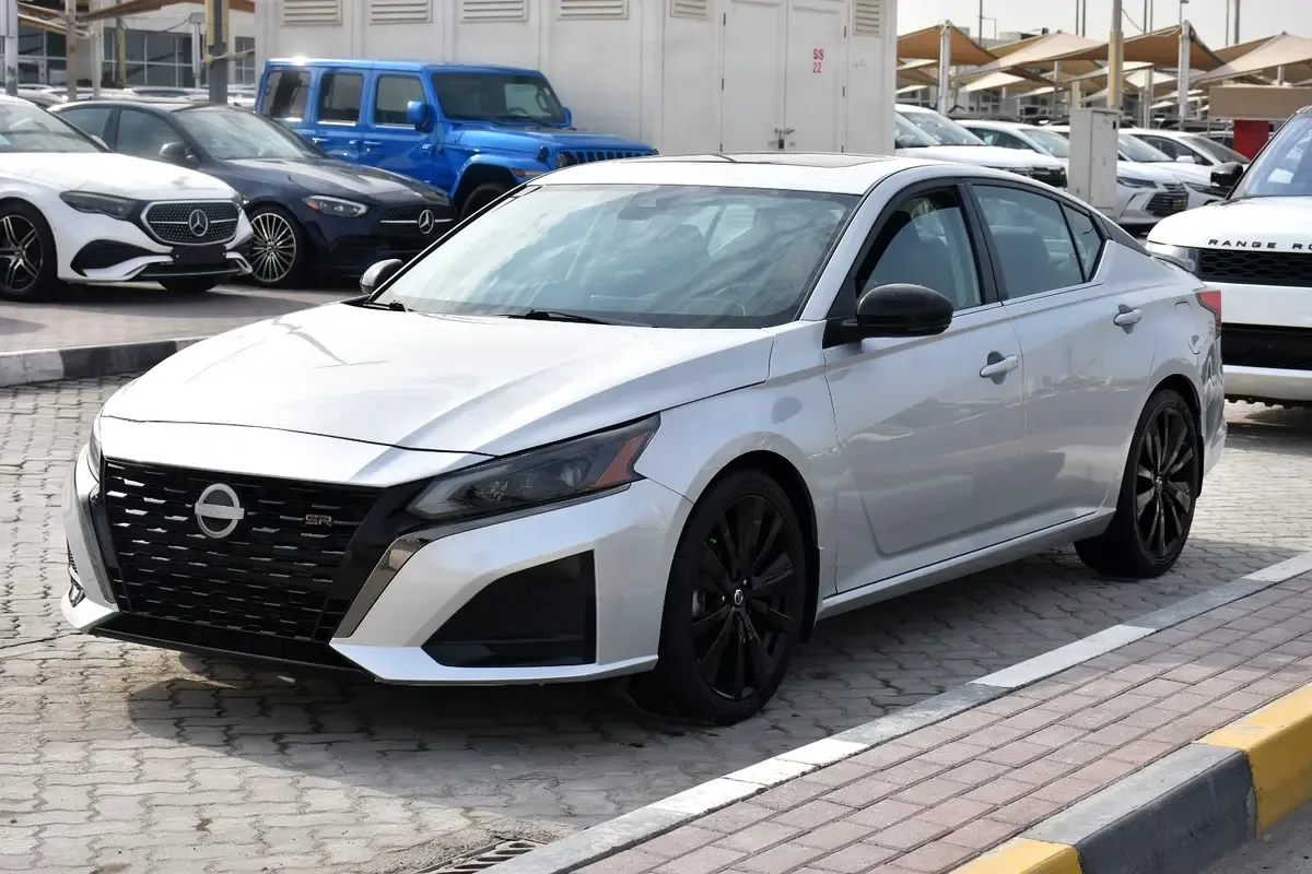 Nissan Altima 2.5 (188 hp), gasoline, variator (CVT), front drive - 2