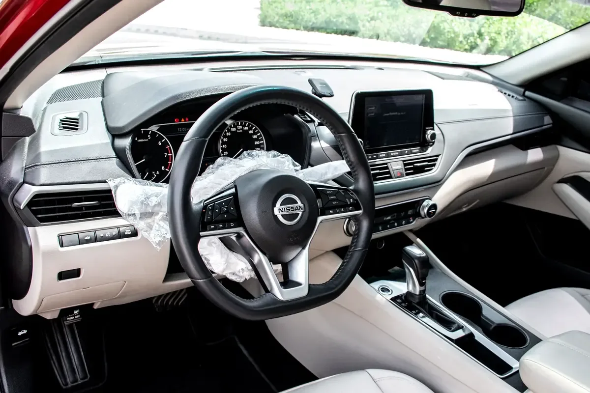Nissan Altima 2.5 (188 hp), gasoline, variator (CVT), front drive - 10