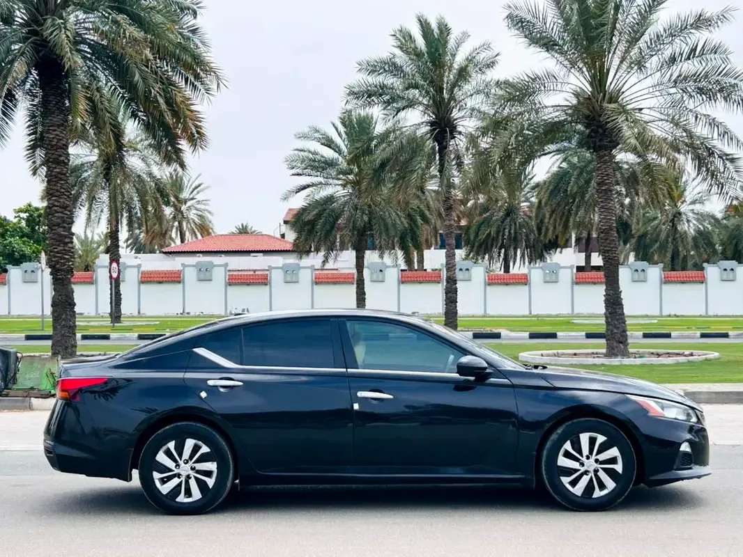 Nissan Altima 2.5 (188 حصان), بنزين, variator (CVT), front drive - 3