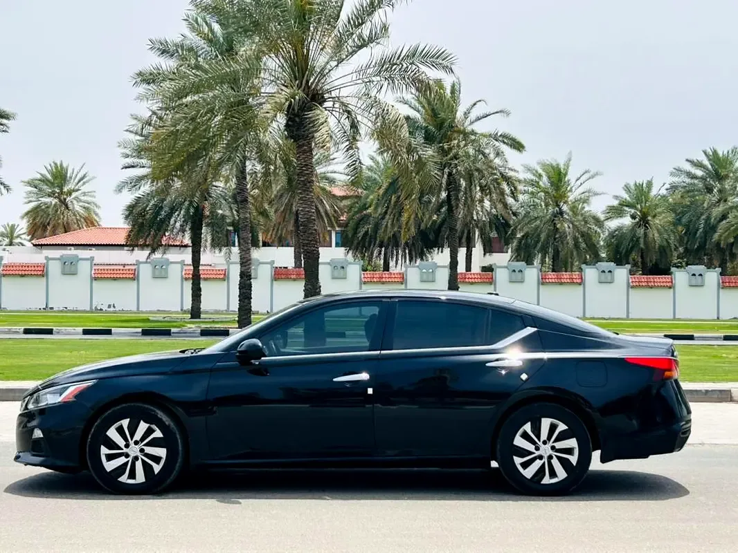 Nissan Altima 2.5 (188 حصان), بنزين, variator (CVT), front drive - 4