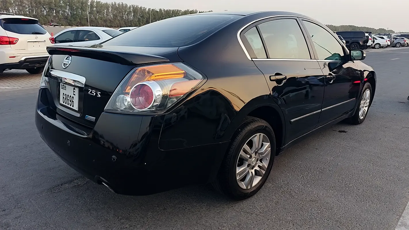 Nissan Altima 2.5 CVT (172 حصان) - 6