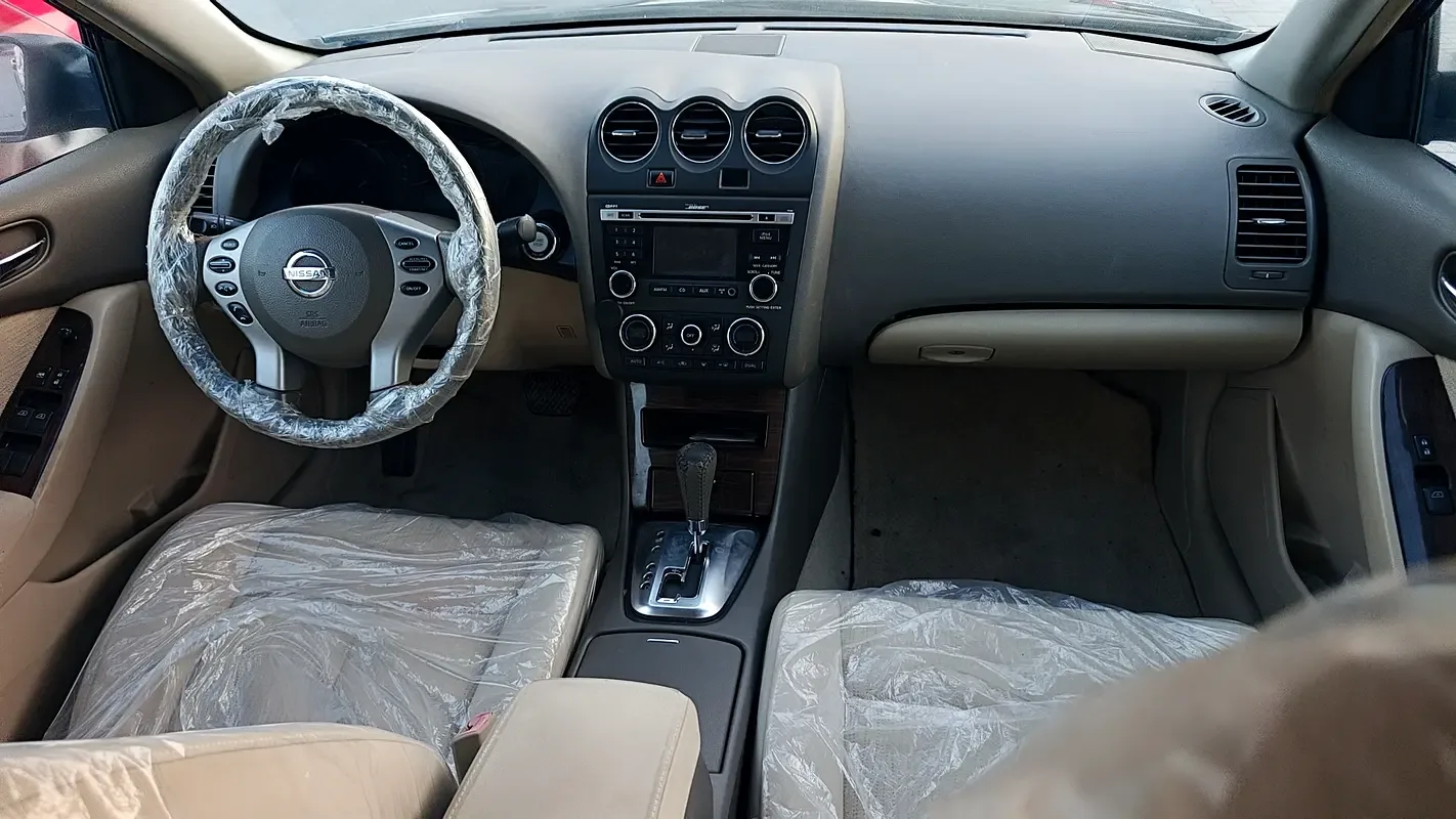 Nissan Altima 2.5 CVT (172 حصان) - 10