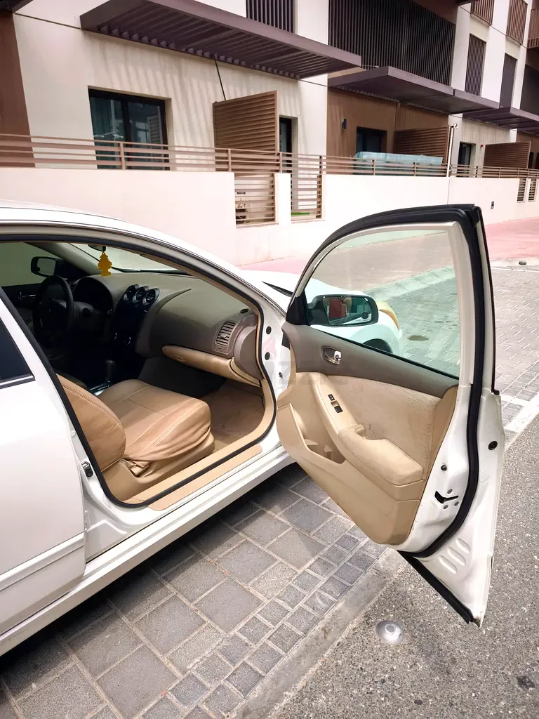 Nissan Altima 2.5 CVT (172 حصان) - 9