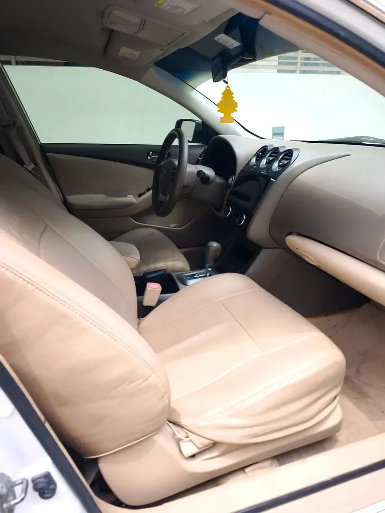 Nissan Altima 2.5 CVT (172 حصان) - 12