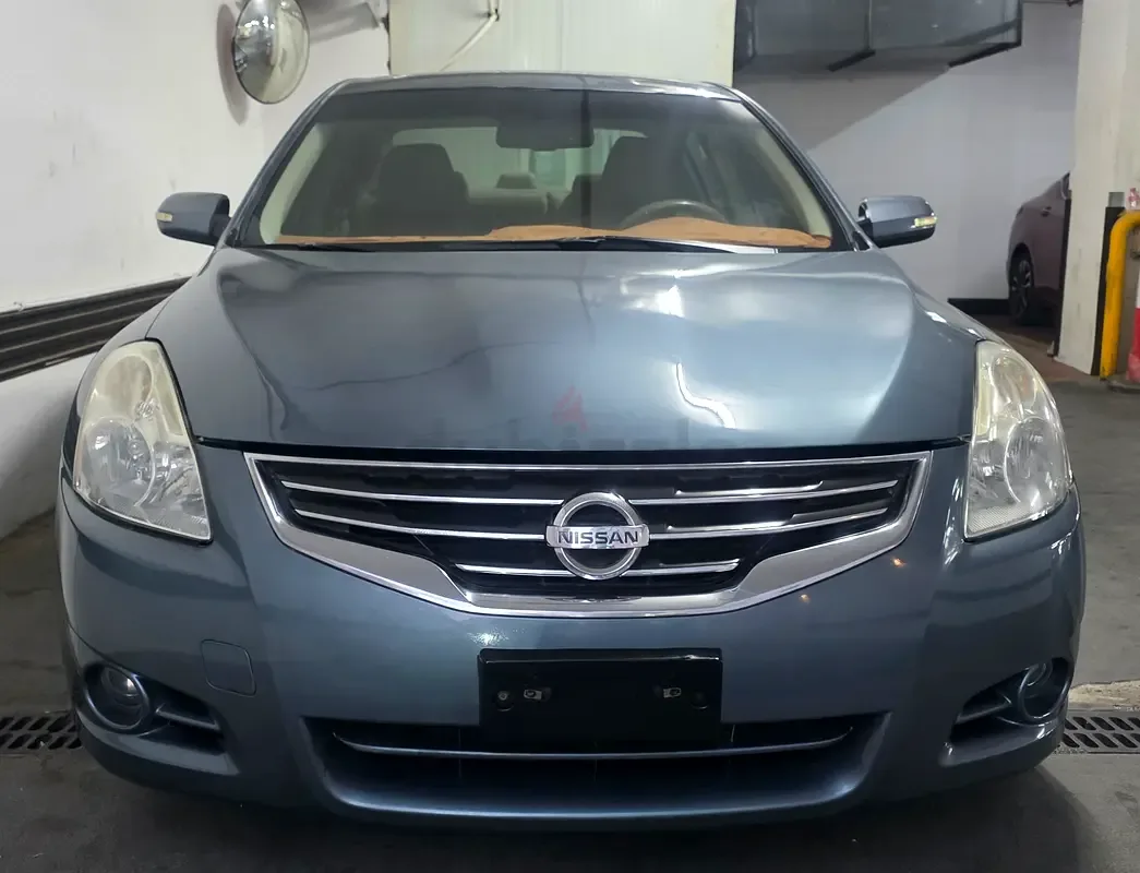 Nissan Altima 2.5 CVT (172 حصان) - 2