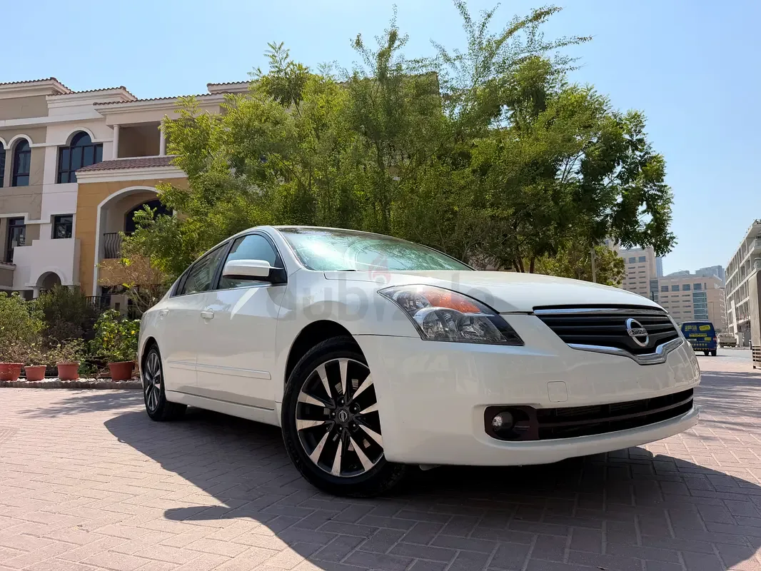 Nissan Altima 2.5 CVT (172 حصان)