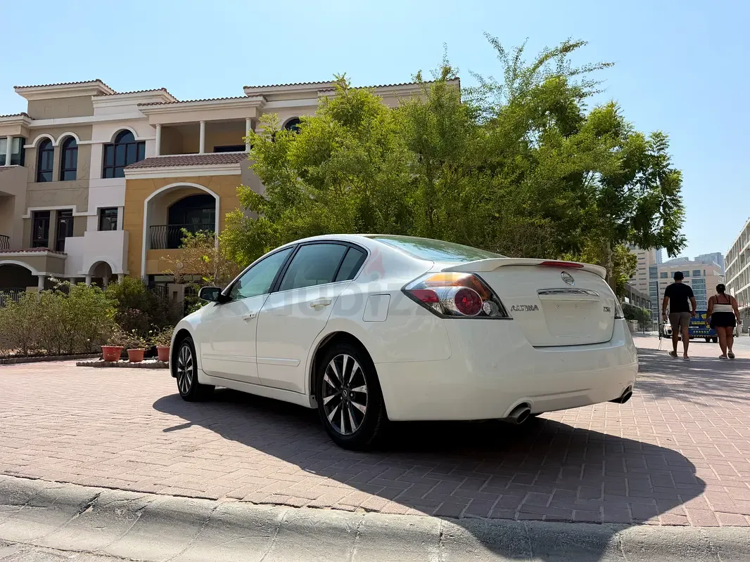 Nissan Altima 2.5 CVT (172 حصان) - 8