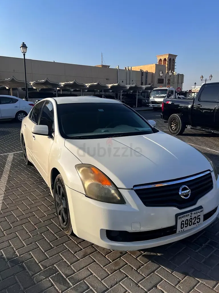 Nissan Altima 2.5 CVT (177 حصان)