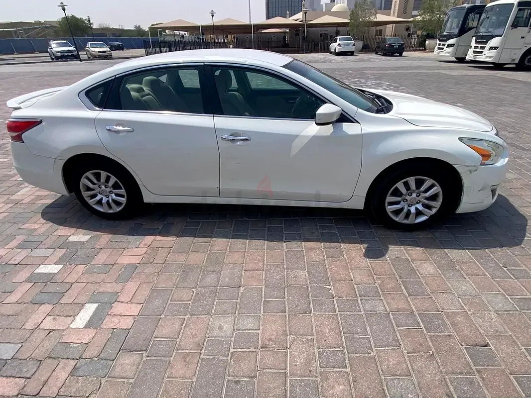 Nissan Altima 2.5 CVT (182 hp)