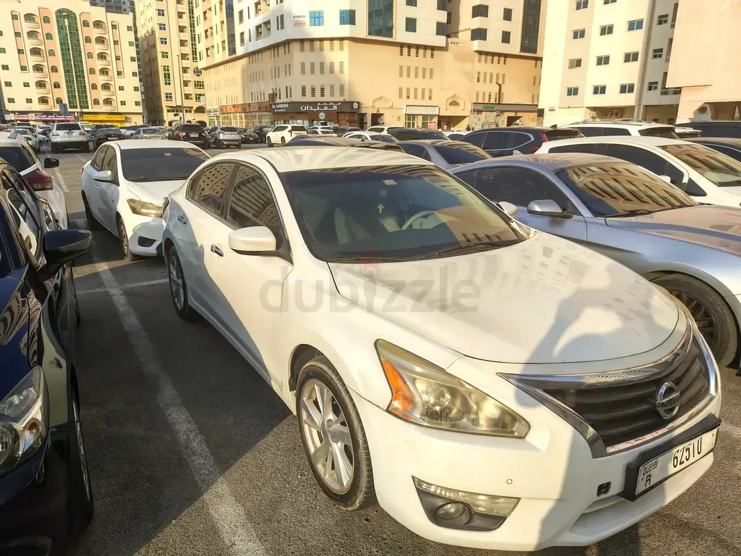 Nissan Altima 2.5 CVT (182 حصان) - 2