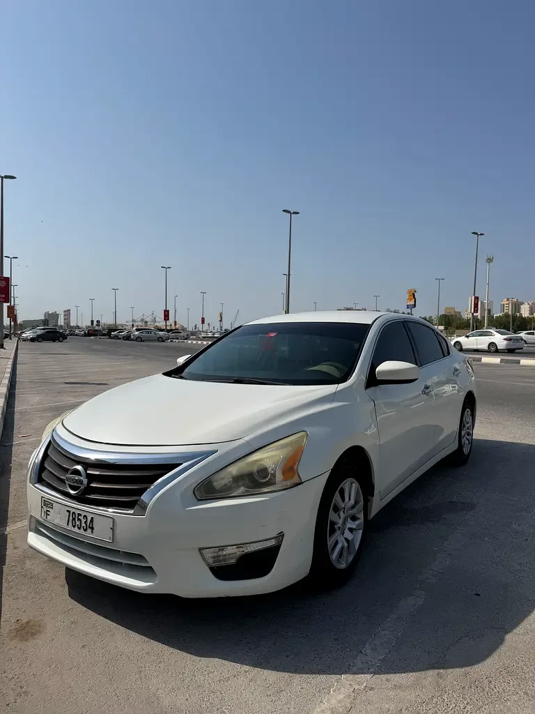 Nissan Altima 2.5 CVT (182 حصان)