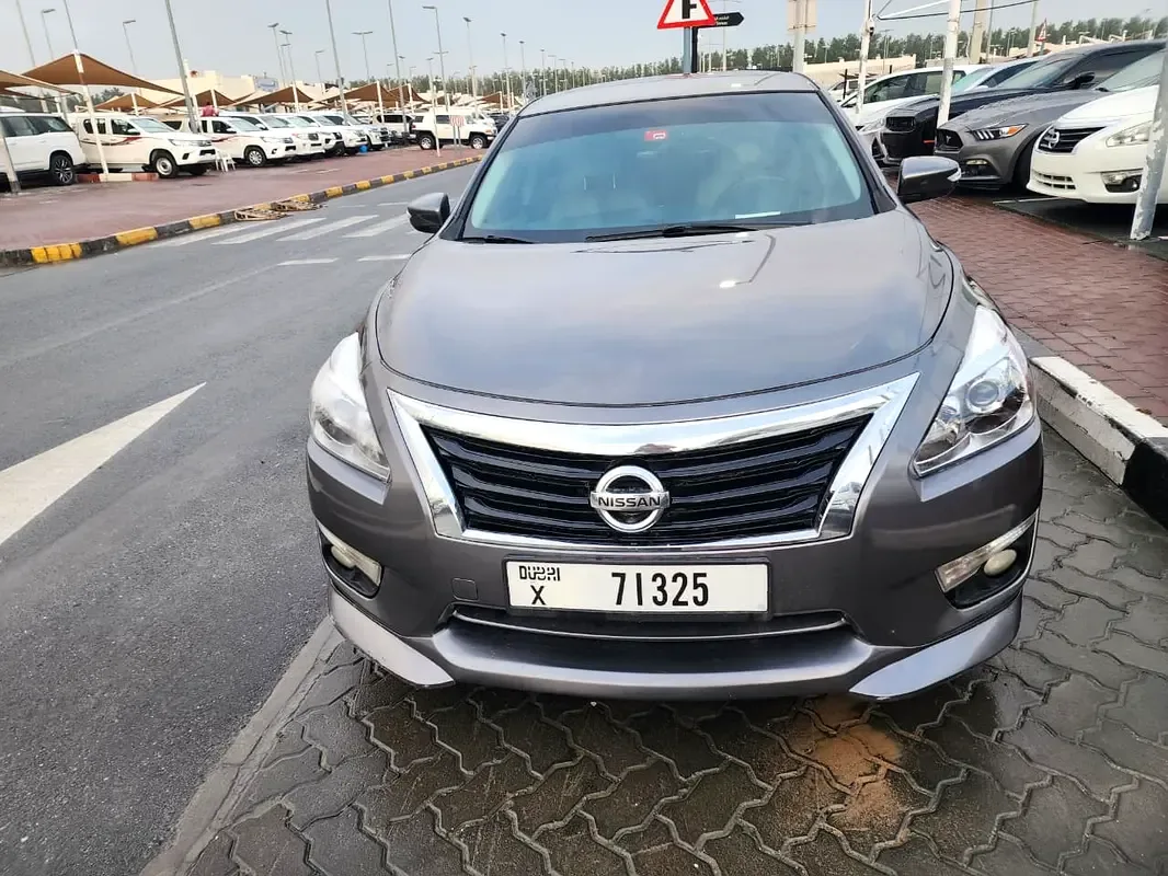 Nissan Altima 2.5 CVT (182 حصان) - 2