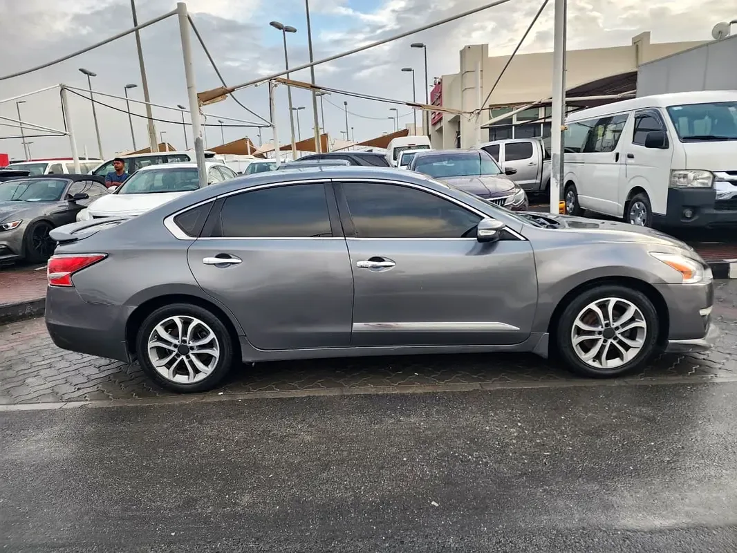 Nissan Altima 2.5 CVT (182 حصان) - 4
