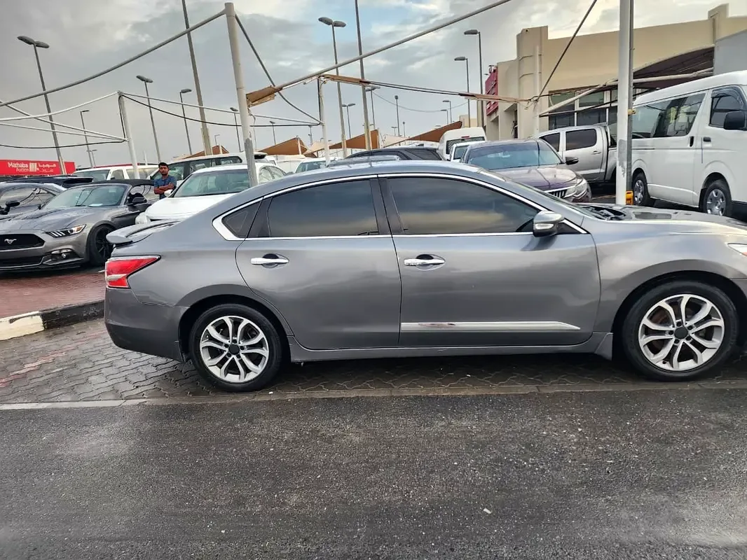 Nissan Altima 2.5 CVT (182 حصان) - 6