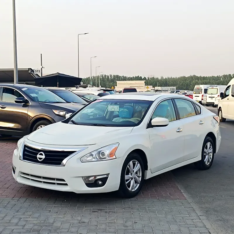 Nissan Altima 2.5 CVT (182 حصان)