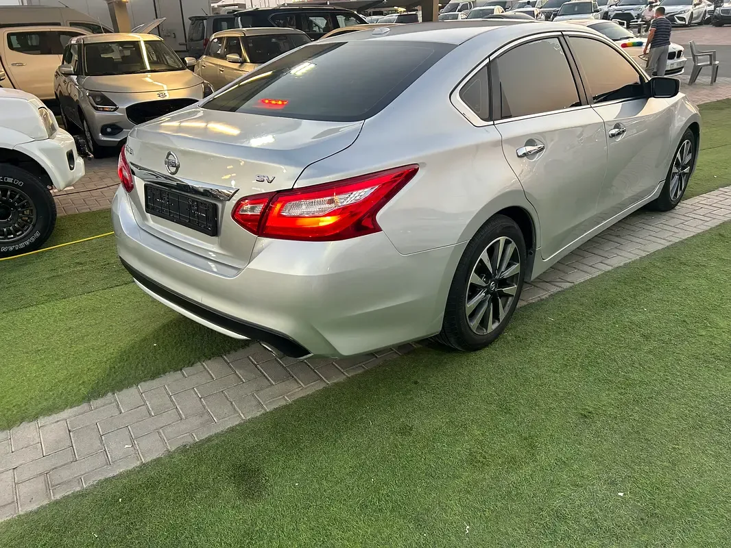 Nissan Altima 2.5 CVT (182 حصان) - 4