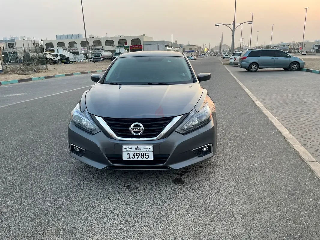 Nissan Altima 2.5 CVT (182 حصان)