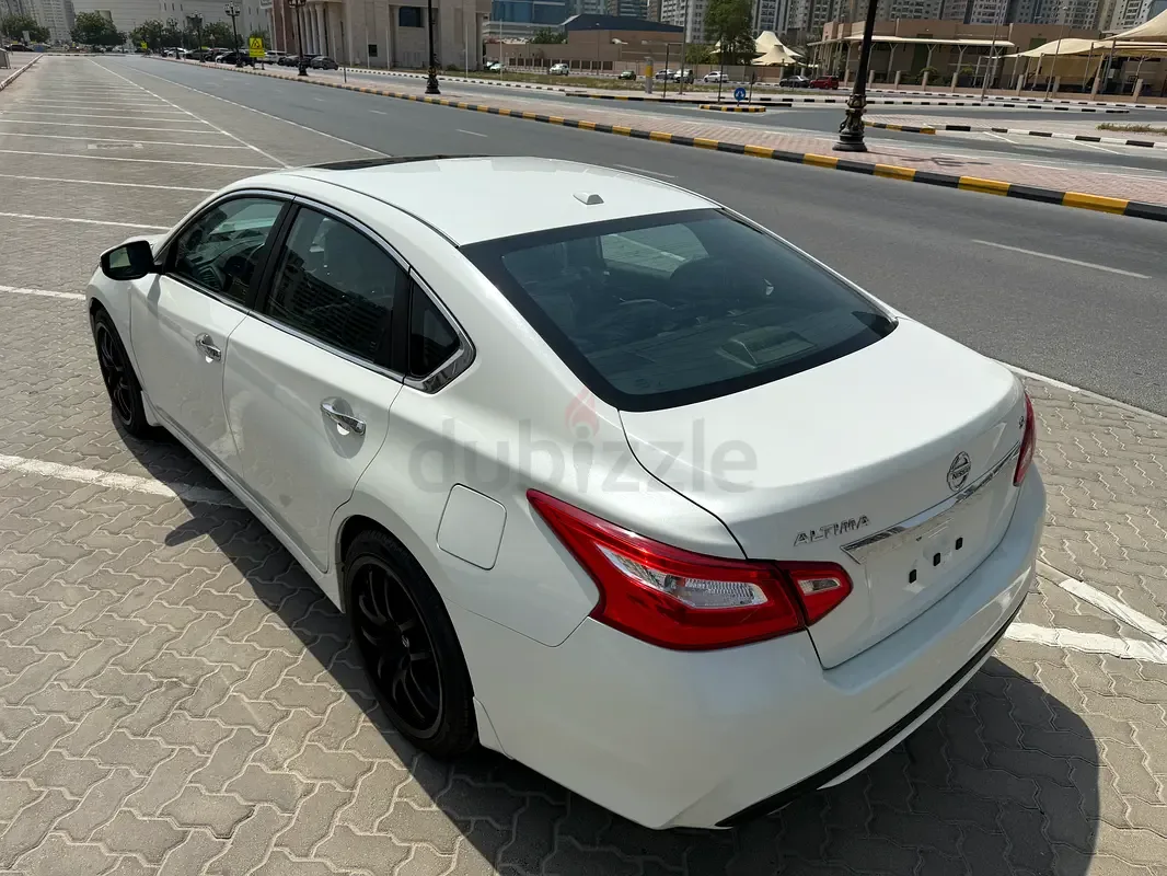 Nissan Altima 2.5 CVT (182 حصان) - 6