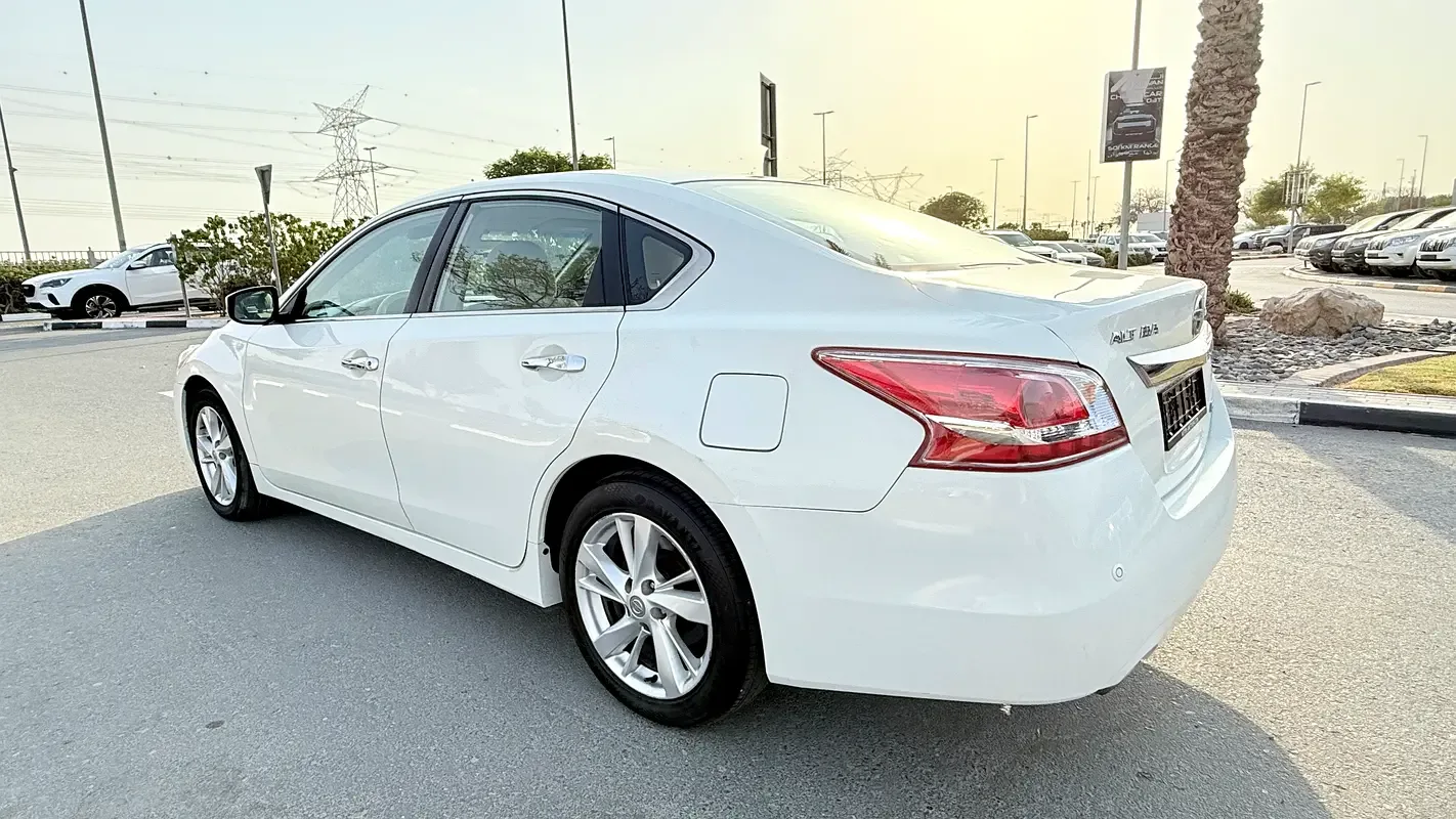 Nissan Altima 2.5 CVT (182 حصان) - 4
