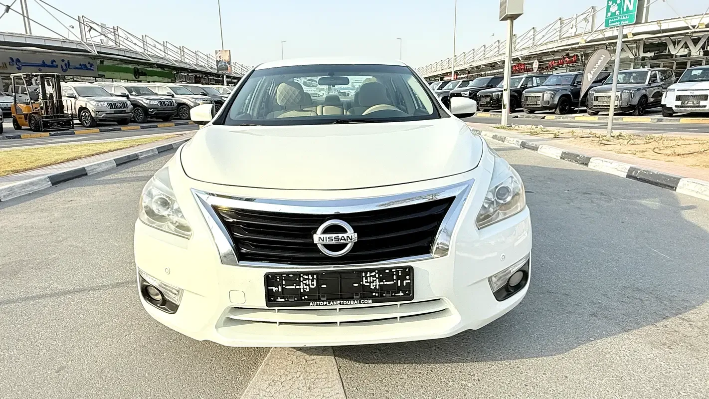 Nissan Altima 2.5 CVT (182 حصان) - 2