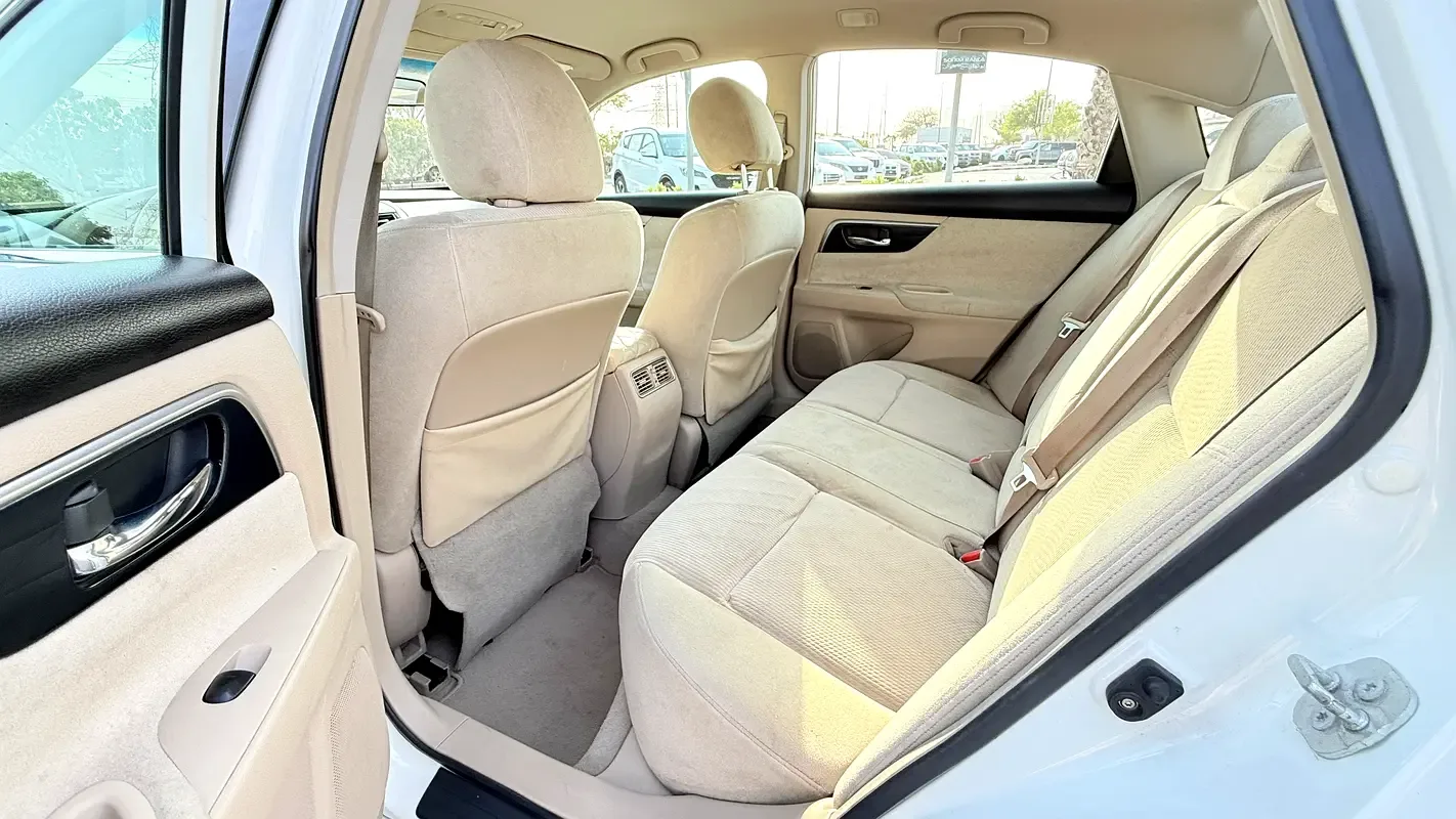 Nissan Altima 2.5 CVT (182 حصان) - 11