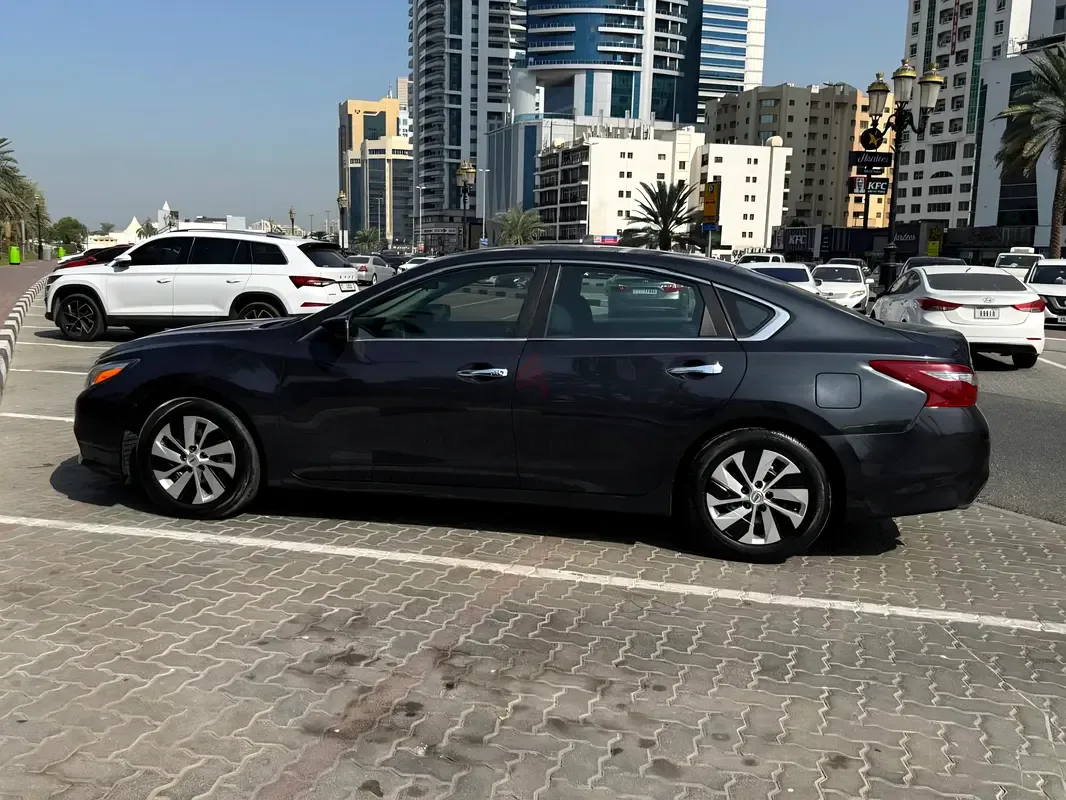 Nissan Altima 2.5 CVT (182 hp) - 10