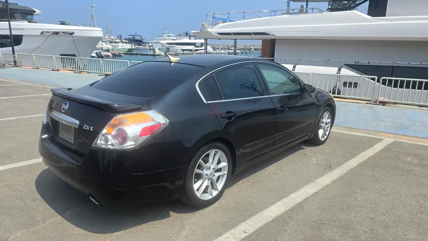Nissan Altima 2.5 CVT (182 hp)