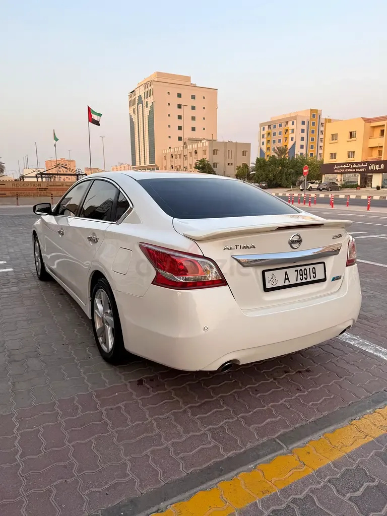 Nissan Altima 2.5 CVT (182 hp) - 6