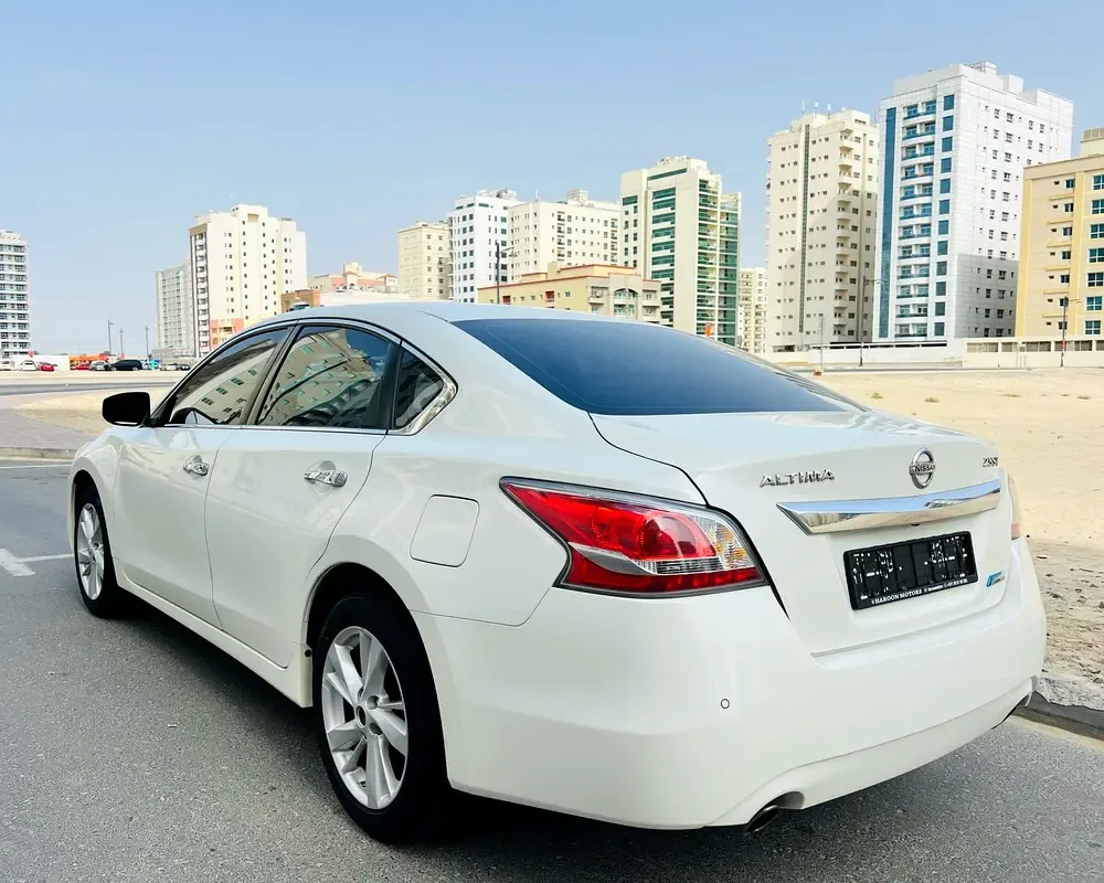 Nissan Altima 2.5 CVT (182 hp) - 2