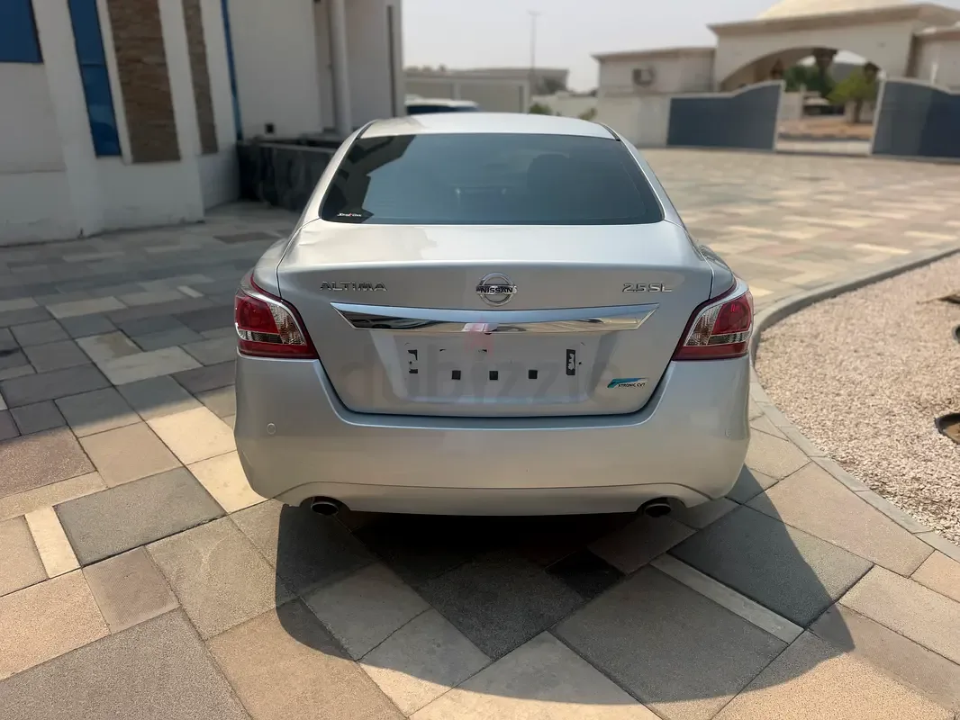Nissan Altima 2.5 CVT (182 hp) - 2