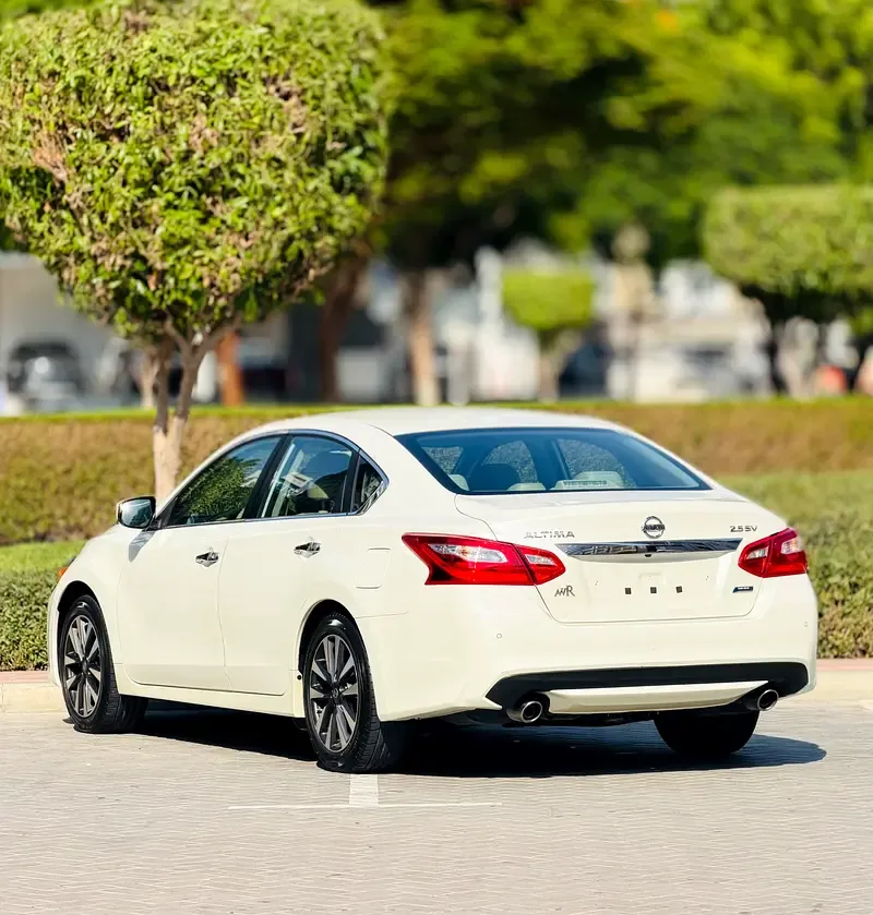Nissan Altima 2.5 CVT (182 حصان) - 4