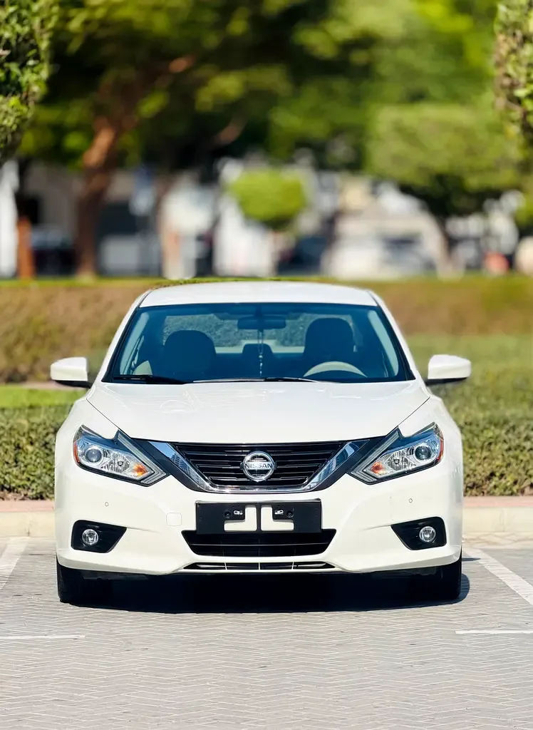 Nissan Altima 2.5 CVT (182 حصان) - 2