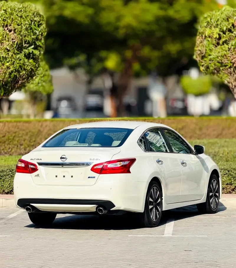 Nissan Altima 2.5 CVT (182 حصان) - 6