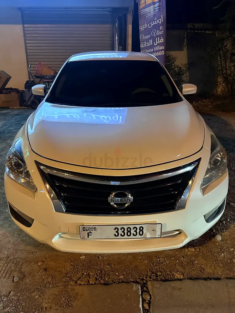 Nissan Altima 2.5 CVT (182 حصان) - 2