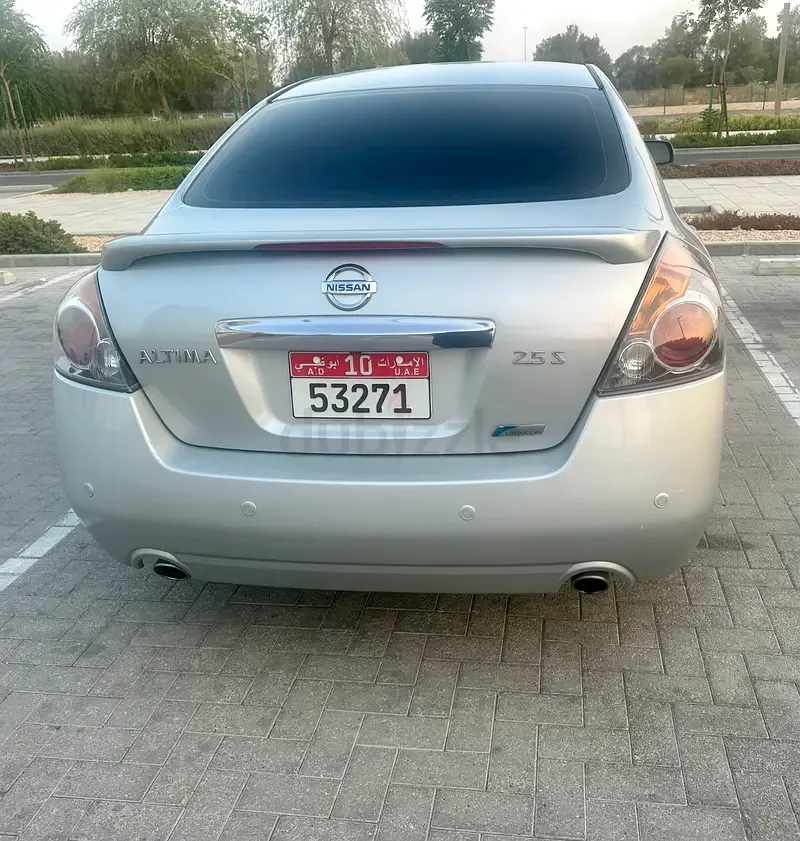 Nissan Altima 2.5 CVT (182 حصان) - 10