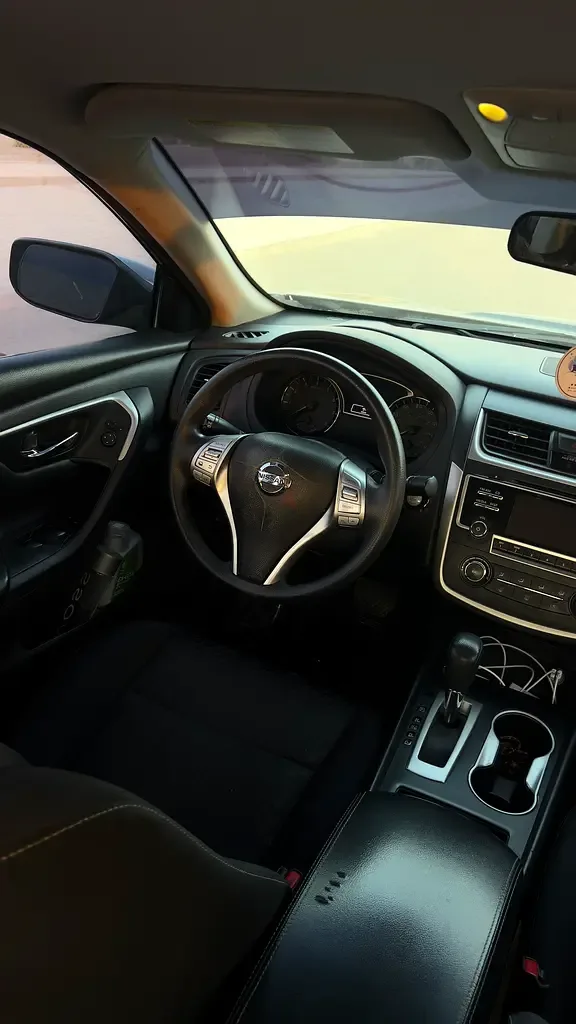 Nissan Altima 2.5 CVT (182 حصان) - 10